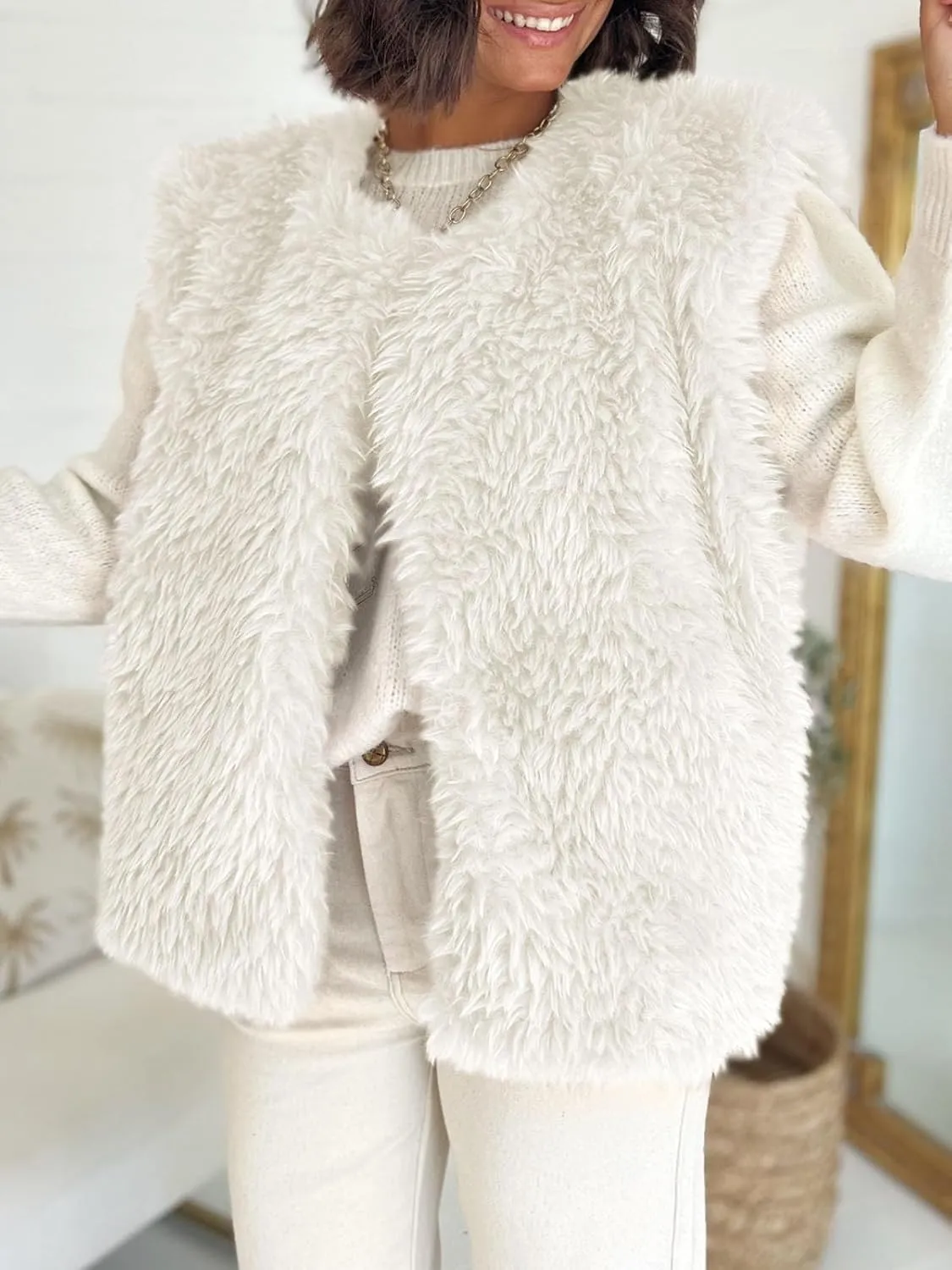 Tankaneo Womens Faux Fur Vest Cropped Sleeveless Warm Winter Shaggy Open Front Outerwear Vest
