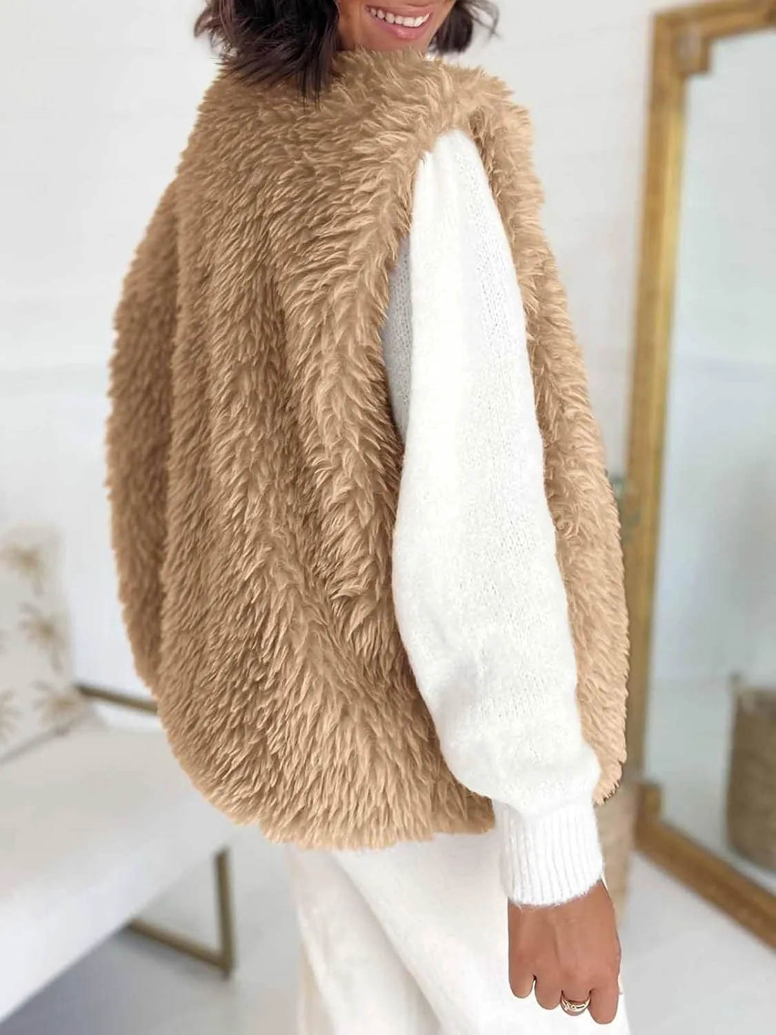 Tankaneo Womens Faux Fur Vest Cropped Sleeveless Warm Winter Shaggy Open Front Outerwear Vest
