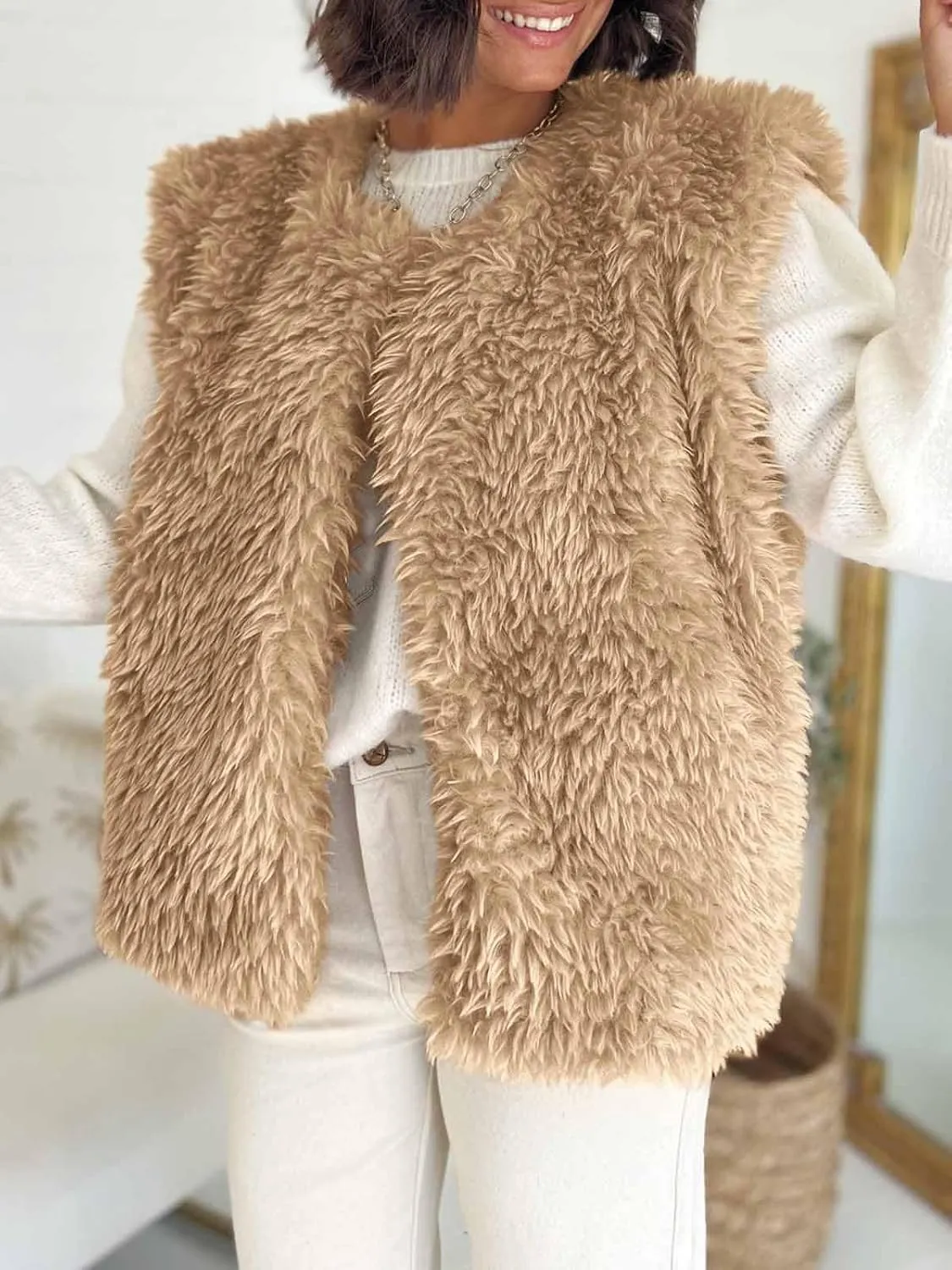 Tankaneo Womens Faux Fur Vest Cropped Sleeveless Warm Winter Shaggy Open Front Outerwear Vest