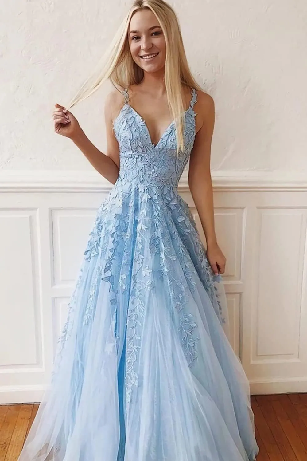 Women's Flower Spaghetti Straps V Neck Pleated Tulle Prom Dresses with Applique A Line Floor Length Backless Ball Gowns SR010