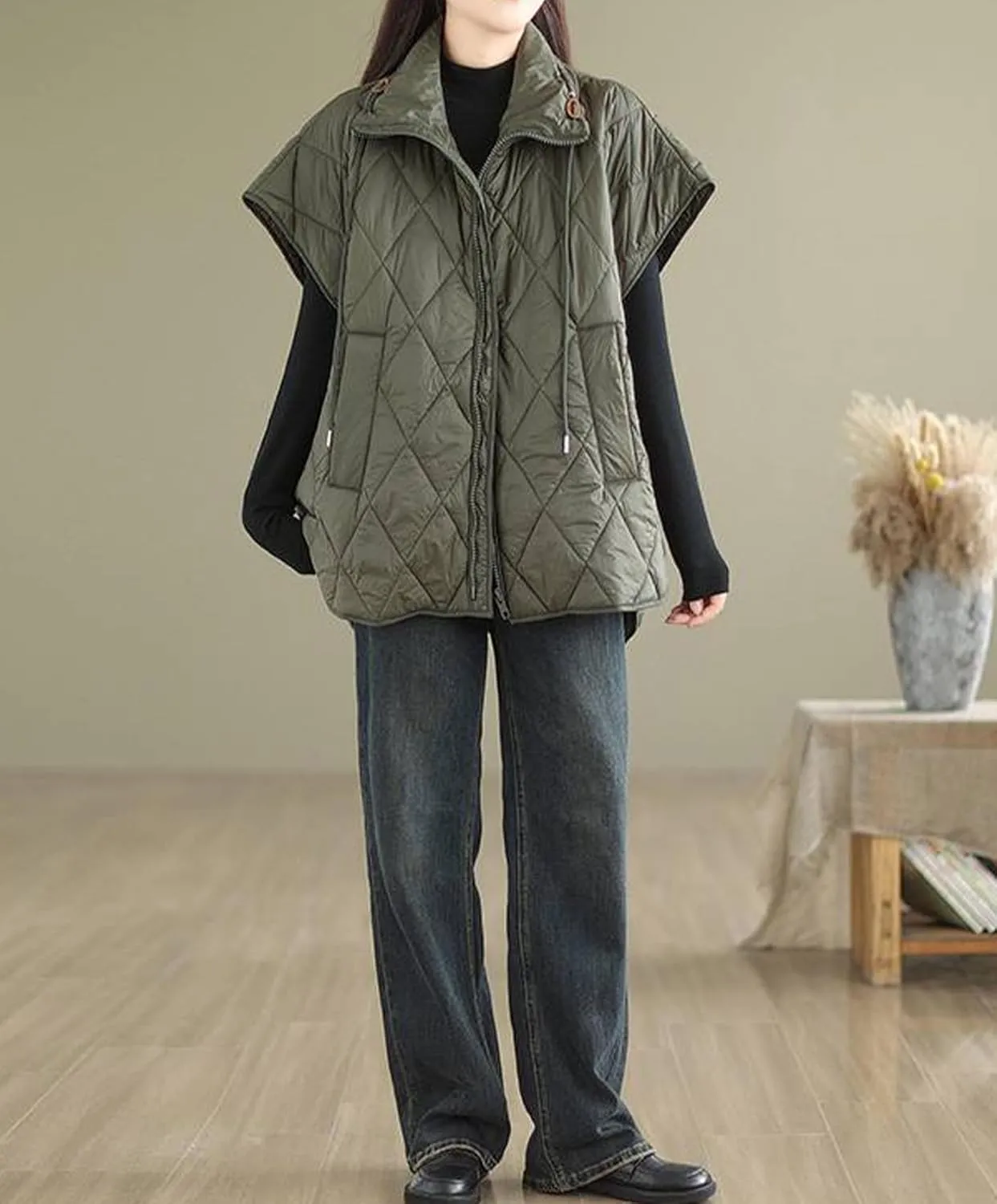 Womens Oversized Quilted Puffer Vest Cap Sleeve Stand Collar Zip Up Down Vest with Pockets