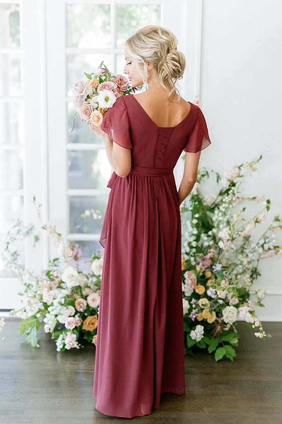 YMSHA Women's Short Sleeve Bridesmaid Dresses with Slit 2025 V Neck Pleated Formal Party Dress YMS159